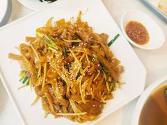 干炒牛河-喜粤8号(四海唐人街店)