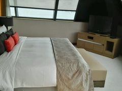 -上海滴水湖皇冠假日酒店