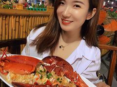 -三亚火车头万人海鲜广场