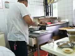 -黄阿姨锅贴大王(万航渡路店)