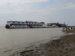 -巴陵广场