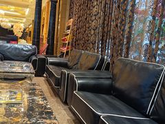 -鞍山大白鲨美食酒店