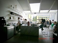 -UNI UNI(环亚凯瑟琳店)