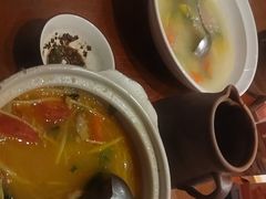 -老滇山寨•云南特色菜•地方菜•民族风情歌舞表演(金碧店)