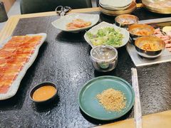 -臻牛烤肉