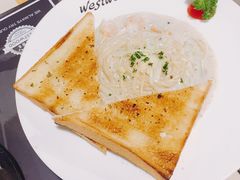 蒜香鲜虾奶油意面-遇见西木美式餐厅(体育路店)