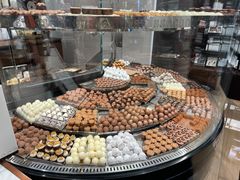 -Laderach 莱德拉(上海环贸iapm店)