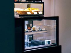 面包甜点陈列柜-NokNok Coffee(宽窄巷子店)