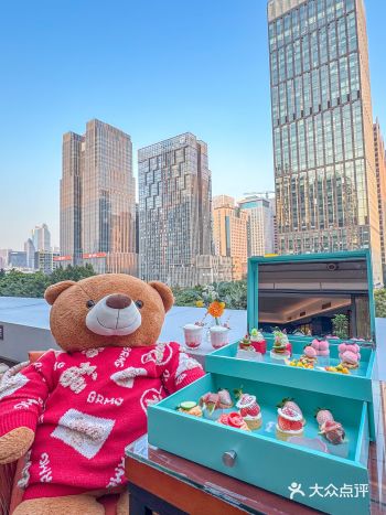 在广州️公主请来漂亮草莓下午茶