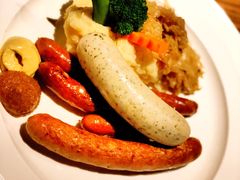 -LENBACH兰巴赫西餐啤酒坊(大连东港店)