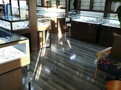 -视野联行眼镜蔡司·依视路官方授权店(顺城店)