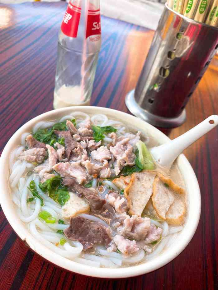 潮汕隆江猪脚饭原味汤粉王-"进来点了份隆江猪脚饭,听同学说,这家又便