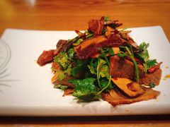 彝族手撕美人椒拌牛筋-云海肴·汽锅鸡·云南菜(天山百盛优客店)