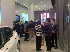 -TESLA 特斯拉(广州天环广场体验店)