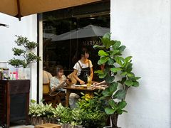 -Mark&Mars Restaurant
