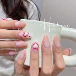 -花岐款式专研健康美甲沙龙