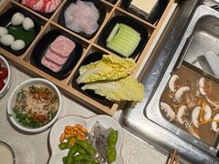 -海底捞火锅鲜切牛肉主题店(长寿路店)