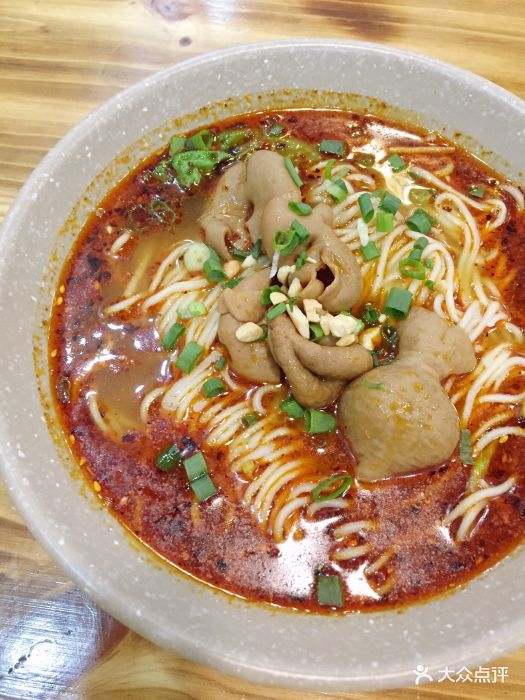 一碗面肥肠面图片 - 第1张