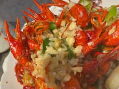 蒜香小龙虾-虾胡闹龙虾馆(湄南河店)
