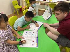 -i2青少儿英语(爱加星悦荟店)