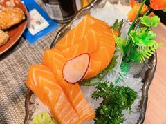 三文鱼刺身-满来寿喜烧(金虹桥店)