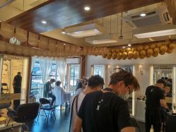 -一東造型烫发染发