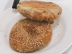芝麻烧饼-老磁器口豆汁店(天坛店)