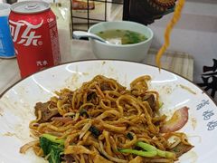香肠炒手擀面-肖妈妈手擀面(武夷店)