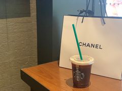 -星巴克(杭州湖滨银泰E区店)