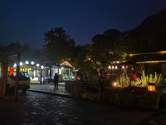 -百里峡七彩艺术小镇