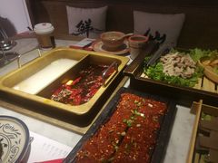 -尚尚仙·酸汤猪手·猪肚鸡火锅(华联万柳购物中心店)