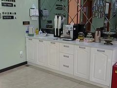 -茂菊口腔连锁(浦东南路店)