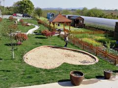 -龙湖东院农庄(乡间小路店)