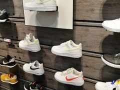 -ABC MART(心斎橋店)