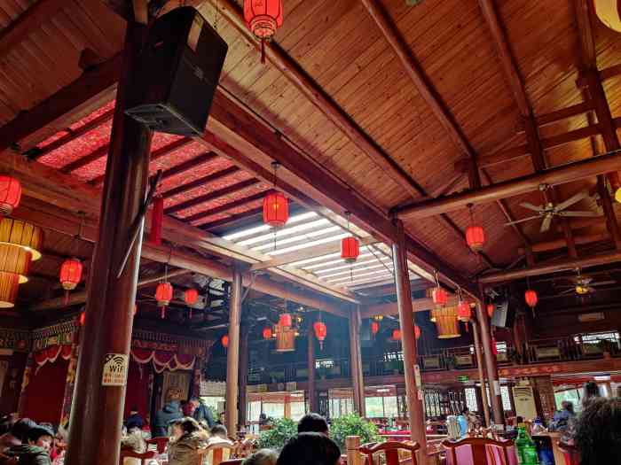 雪霁山庄-"前几天晚上跟朋友去吃饭,临时决定去雪霁山.