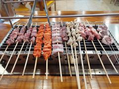 -哈尔滨小酒馆·鲜肉现穿自助烧烤(康新花园店)