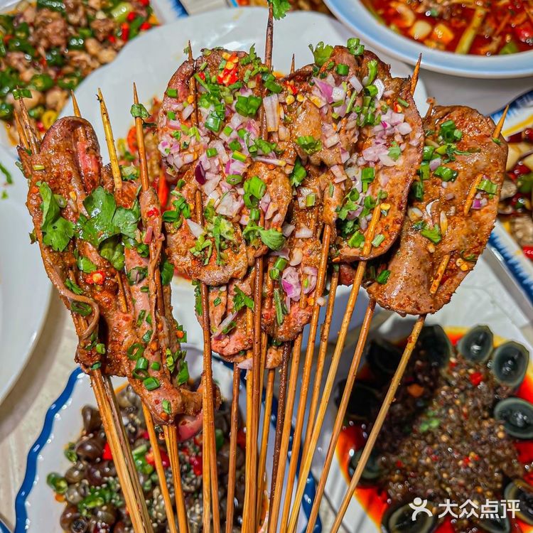 去成都一定要吃这份小龙虾拌面！！全是虾肉