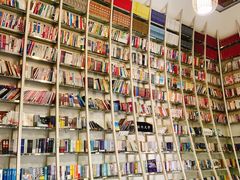 -钟书阁(松江泰晤士小镇店)