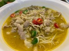 酸汤肥牛-东江渔村·古典园林·30年粤菜老字号(太和店)