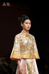 -桃子造型婚纱礼服(凤起广场店)