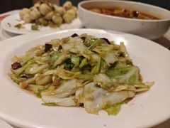 手撕包菜-刘胖子家常菜·蹄花焖藕(江汉路总店)