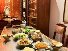 -Cuc Gach Quan Restaurant