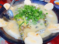 -丹水桥地锅鱼·翘嘴鲌·地方特色全鱼宴(丹江口大坝店)