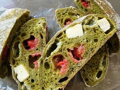 抹茶草莓乳酪恰巴塔-初一·BAKERY