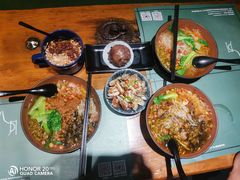 -八月美食小馆(银泰城总店)