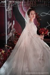 点击看大图 -拉瑞娜LaReine婚纱礼服高级定制
