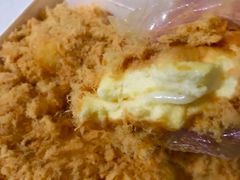 蟹黄肉松小贝-鲍师傅糕点(江苏路店)