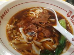 招牌红烧牛肉米粉-呷佬·长沙手工米粉(金沙江路店)