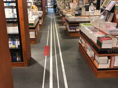 -西西弗书店&矢量咖啡(来福士广场店)