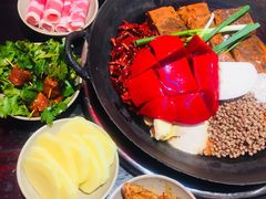 -四小区火锅·巷子里的重庆火锅(花照壁店)
